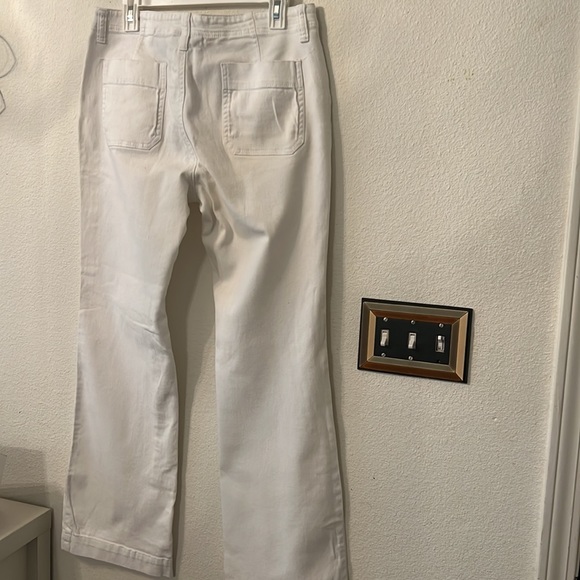 Axcess White denim jeans. - Picture 5 of 6